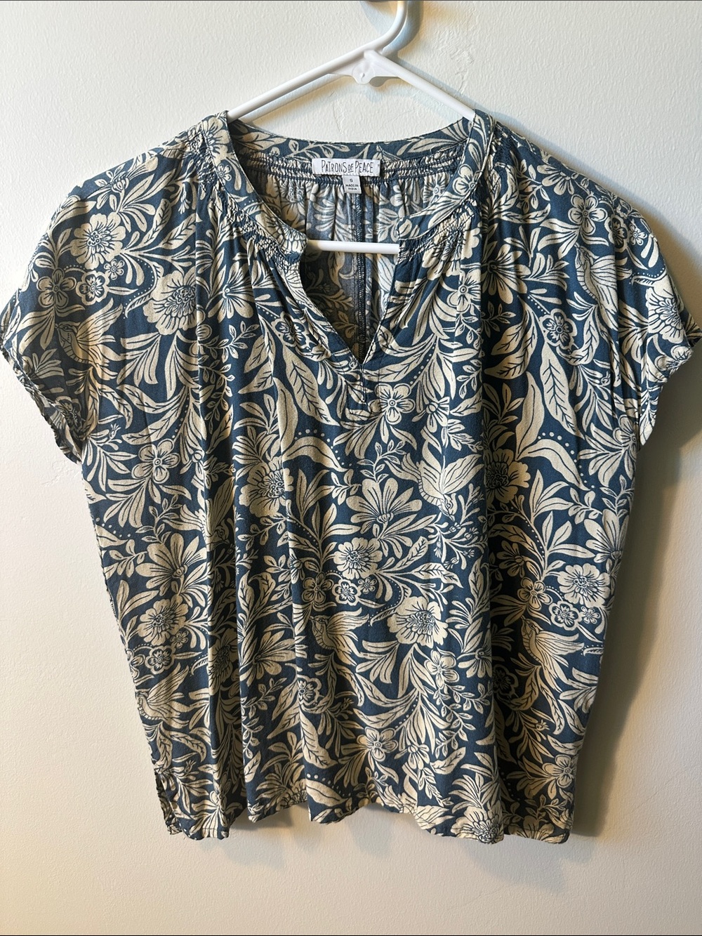 PATRONS OF PEACE Short-Sleeve Floral Top in Teal and Cream